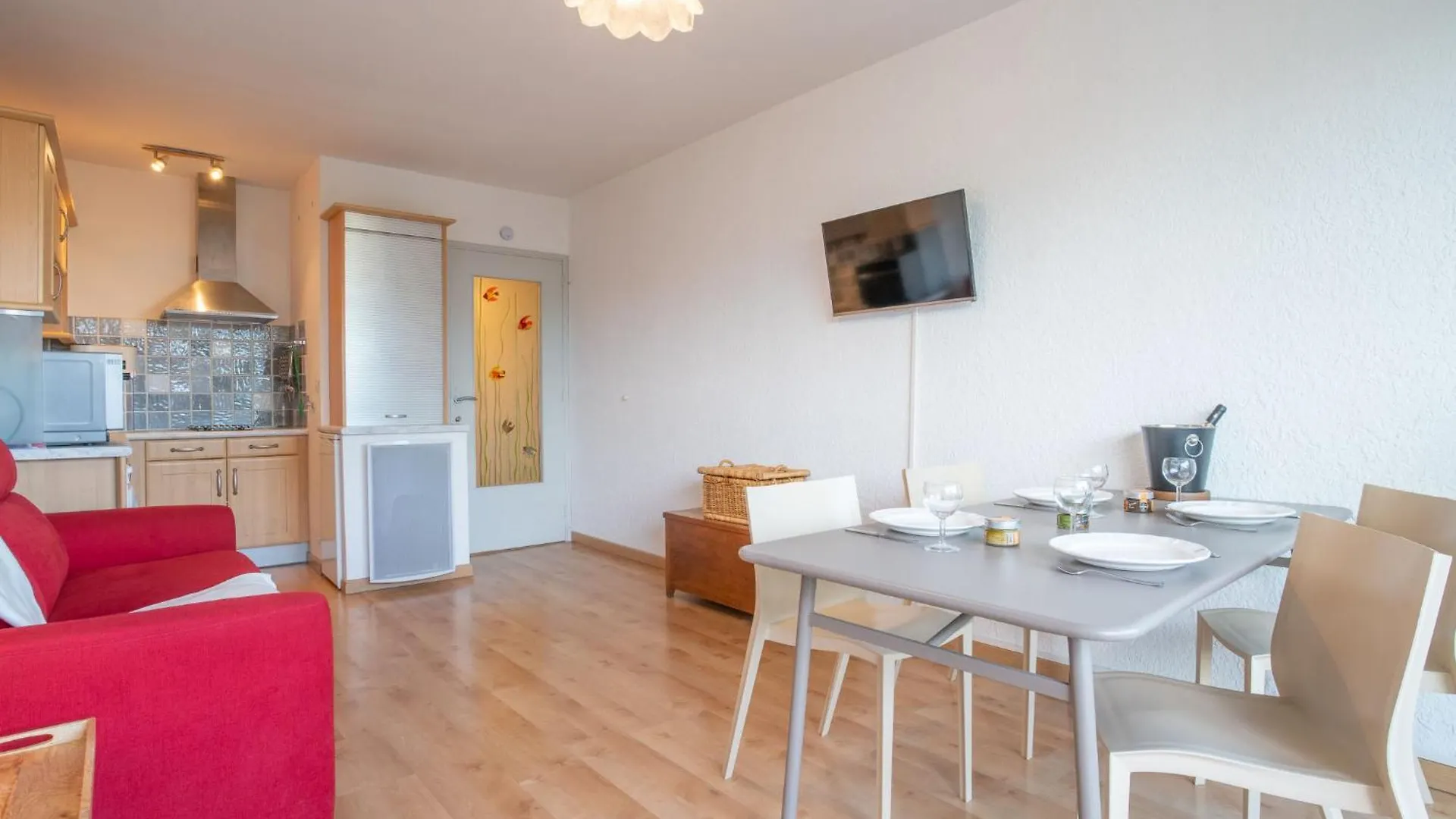Apartment Studio Les Louvans-9 By Interhome Saint Aygulf