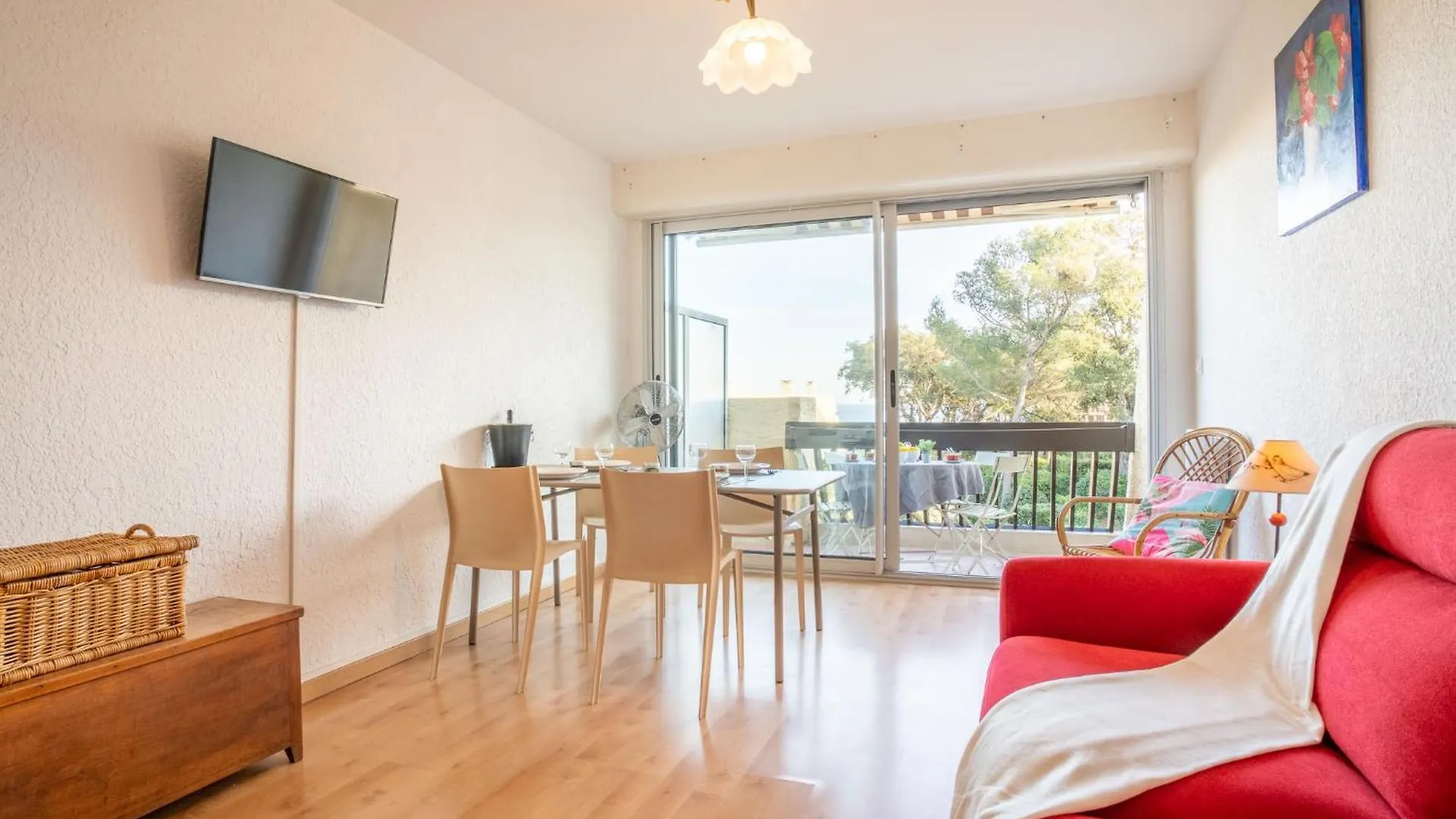 Apartment Studio Les Louvans-9 By Interhome Saint Aygulf France